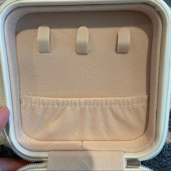 NWOT Customized Mini Jewelry Travel Case - Picture 5 of 6